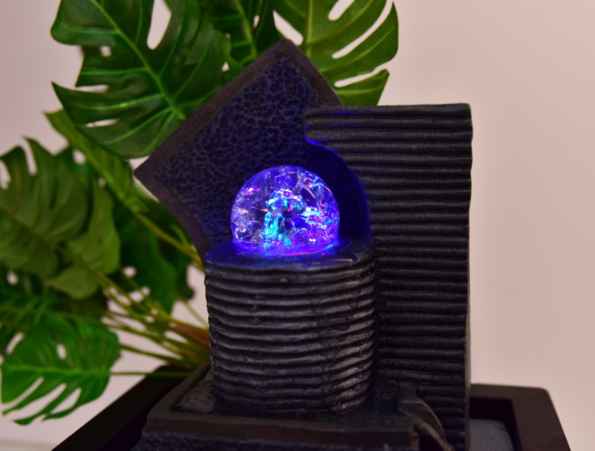 Kaskáda se zenovou koulí, pokojová fontána, s LED osvětlením