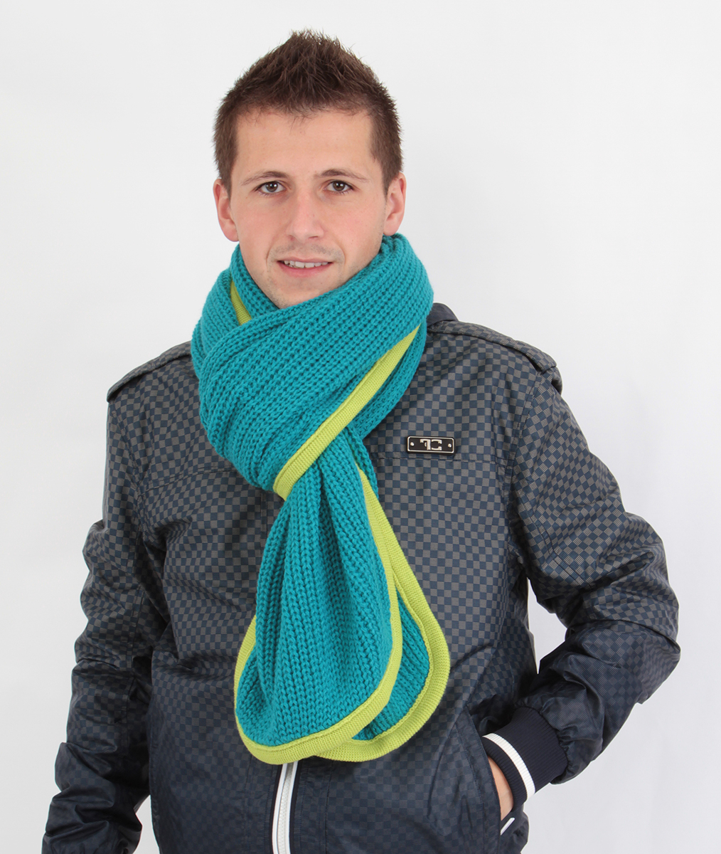 Hřejivý pletený šál s výrazným lemem, 2 COLORS