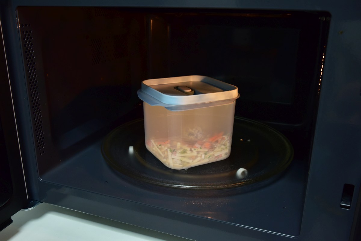 Dóza na potraviny FRESH-ON BOX s priedušnou mriežkou a silikónovým tesnením 580 ml