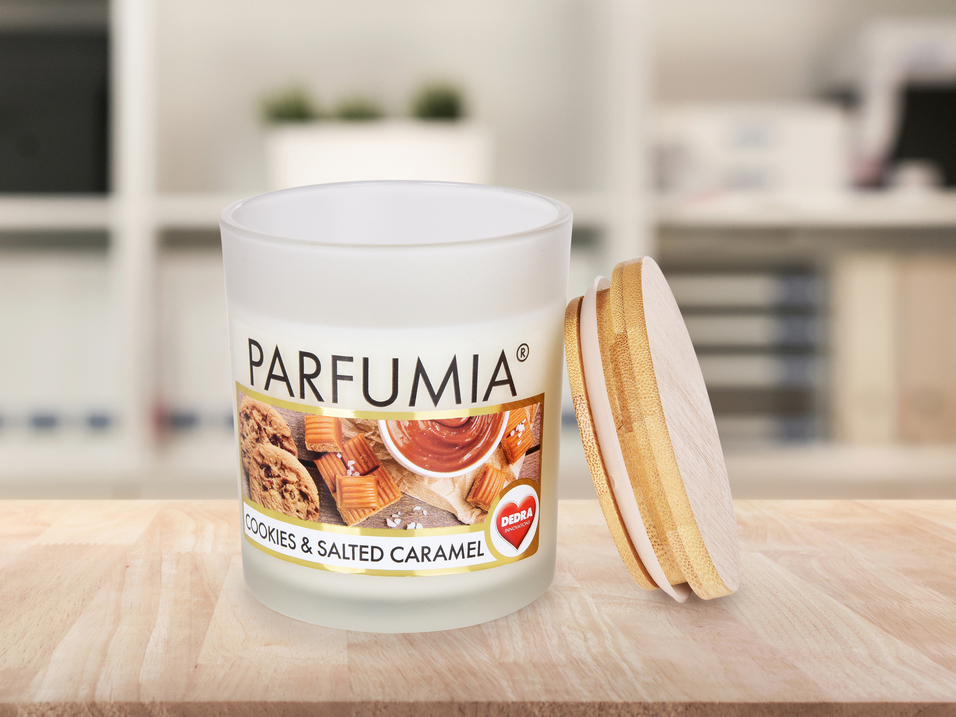 Sójová vonná EKO svíce PARFUMIA® sušenky a slaný karamel COOKIES & SALTED CARAMEL