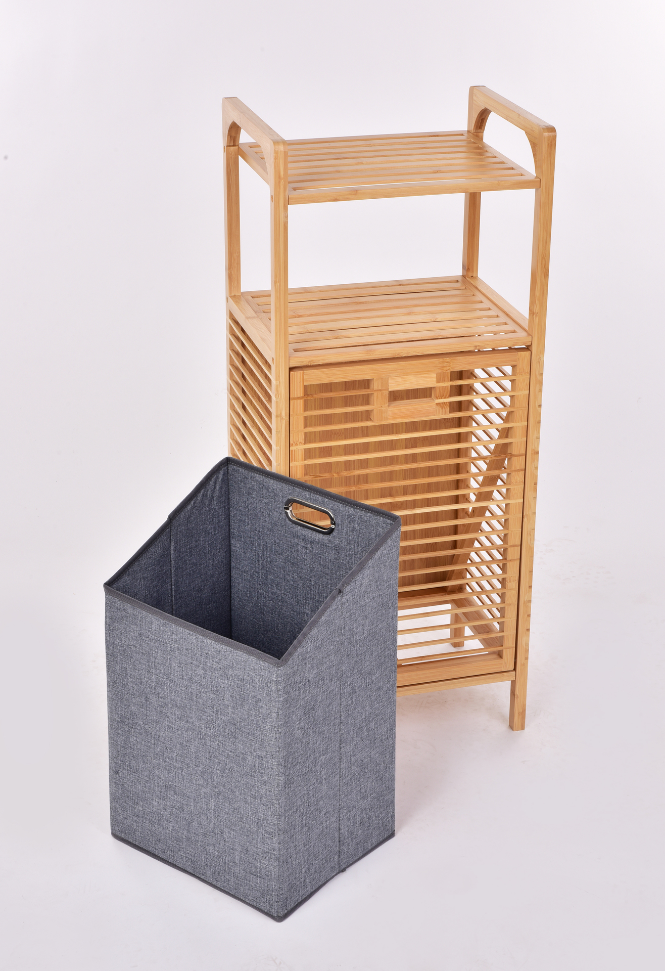 BAMBUSOVÝ REGÁL s odklápacím košom na bielizeň GoEco®