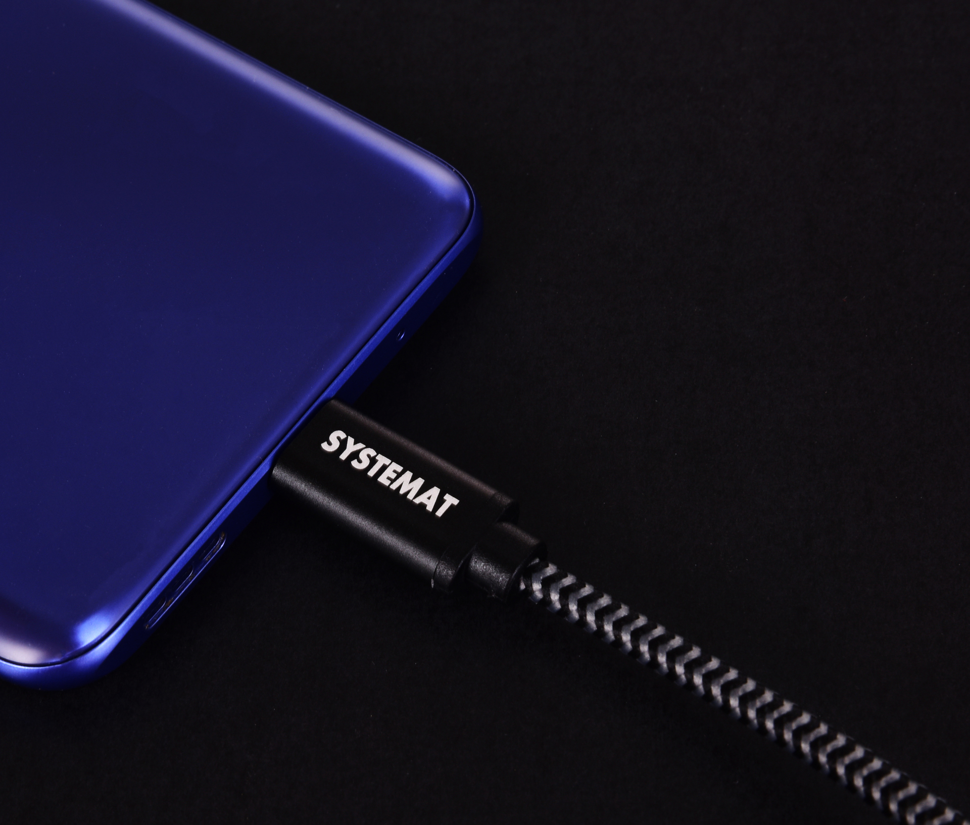 AluCore 2 metrový rýchlonabíjací kábel USB-C/USB-A 2.0