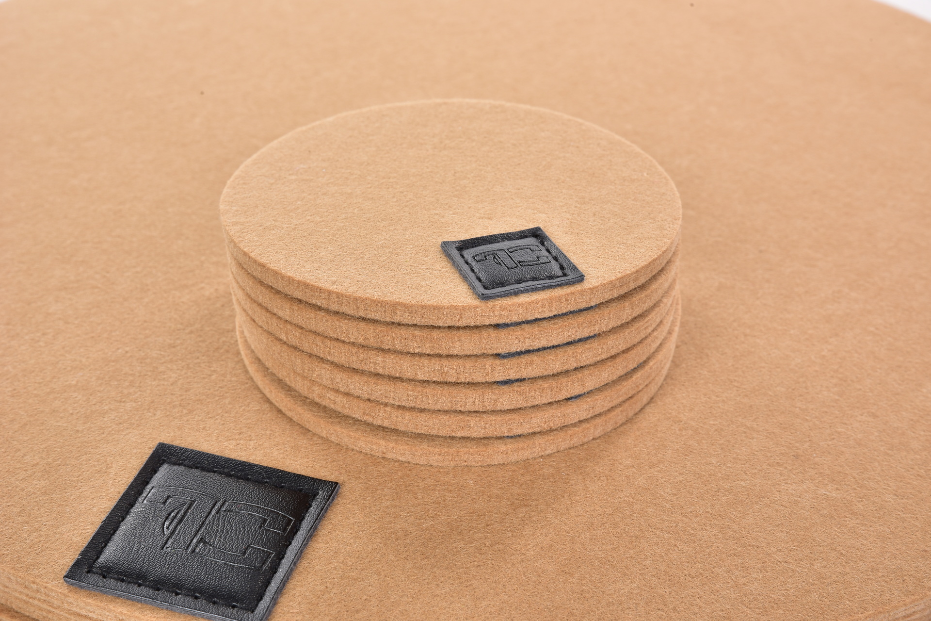 GoEco® sada 12 ks okrúhlych prestieraní z plsti (filcu)