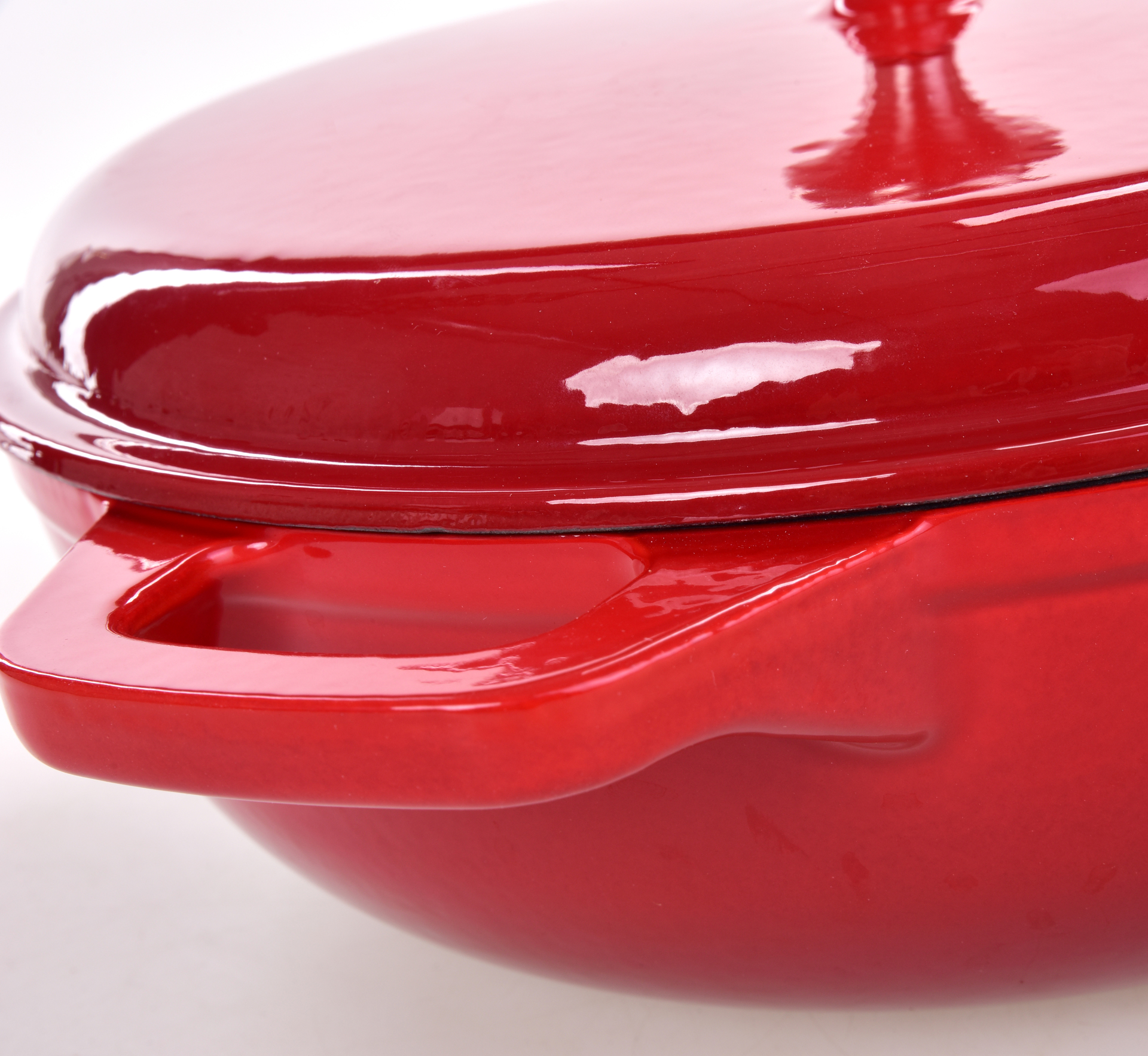 MASSIVE liatinový okrúhly hrniec s pokrievkou