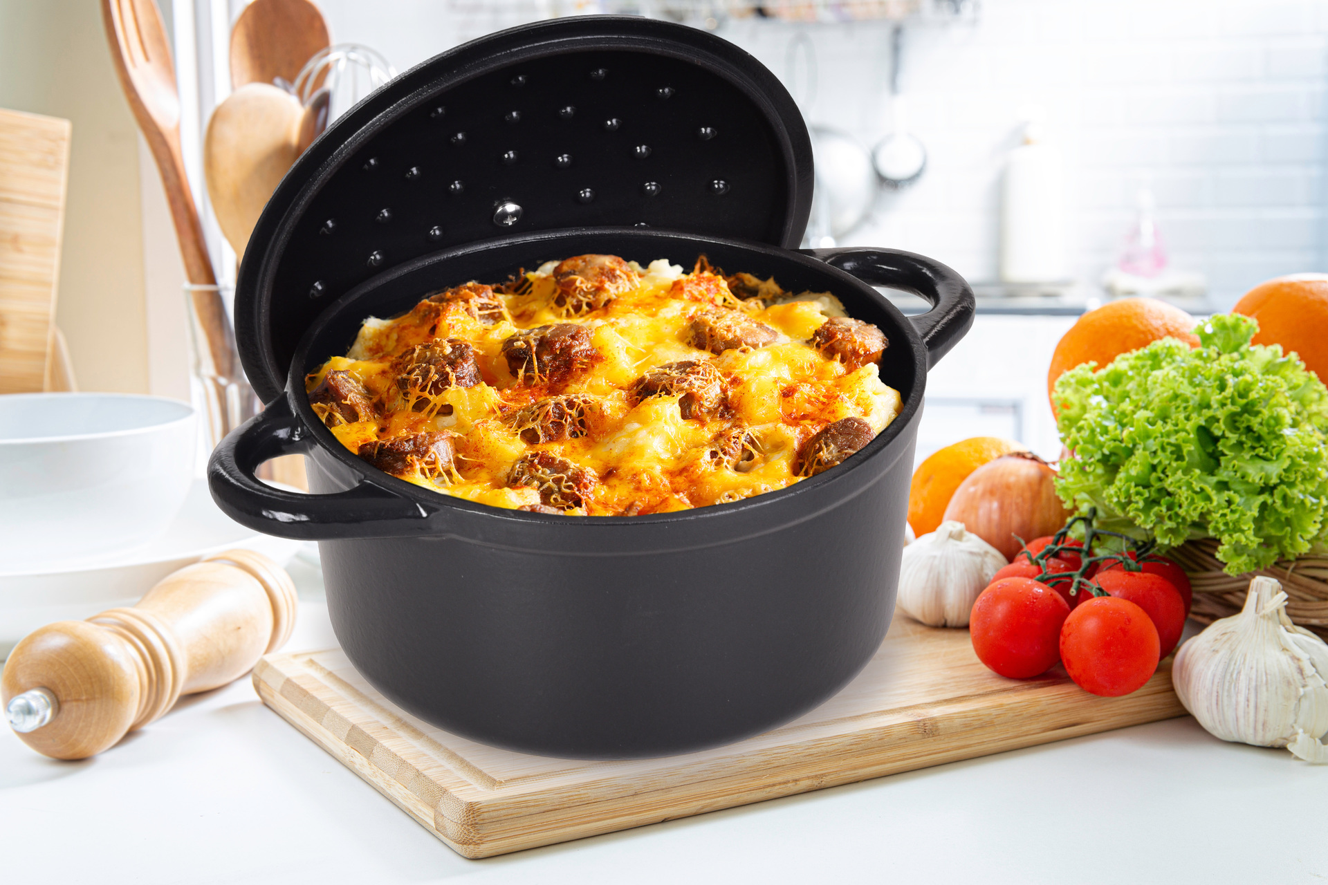 MASSIVE liatinový hrniec so samopodlievacou pokrievkou