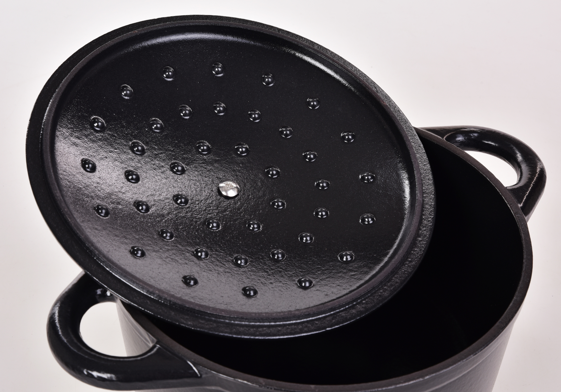 MASSIVE liatinový hrniec so samopodlievacou pokrievkou