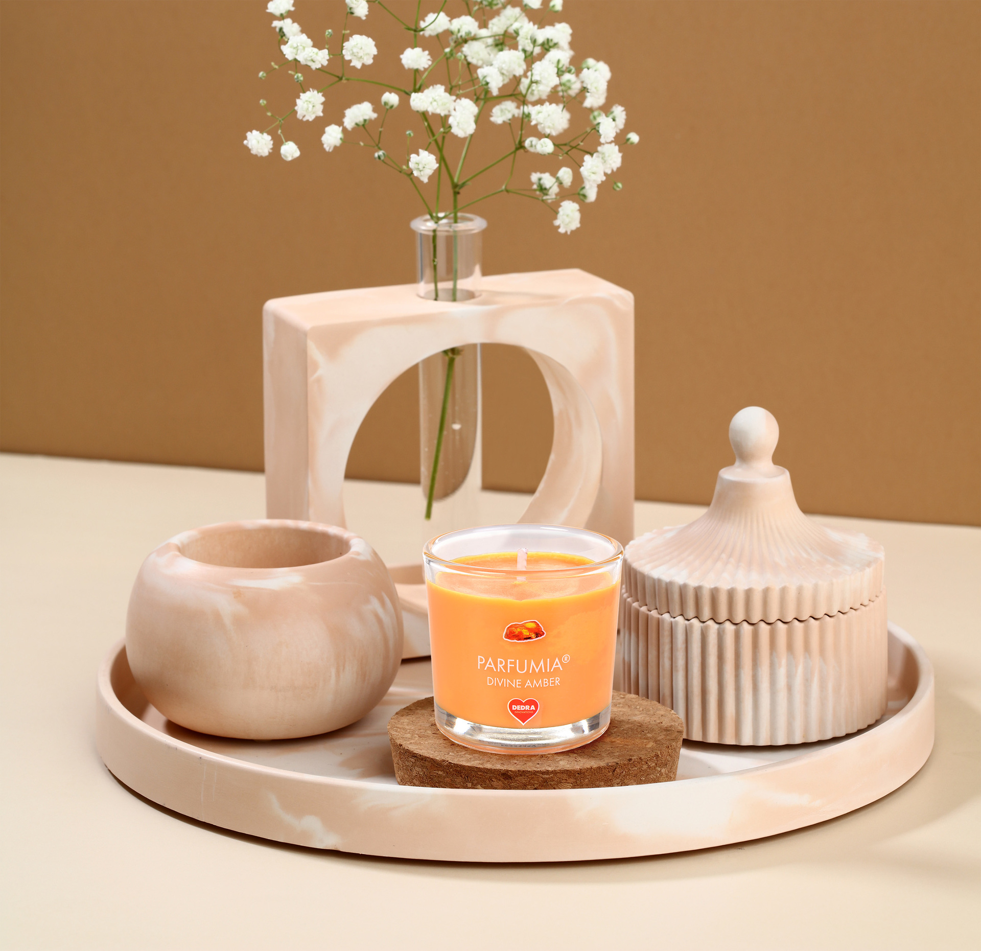 DIVINE AMBER votívna sójová sviečka PARFUMIA®