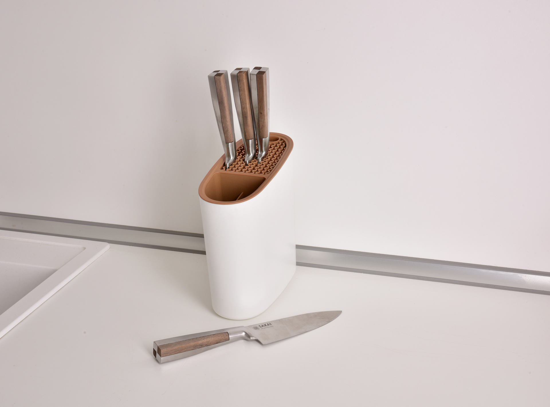 GOURMET 2v1 šikmý stabilný stojan a odkvapkávač na nože