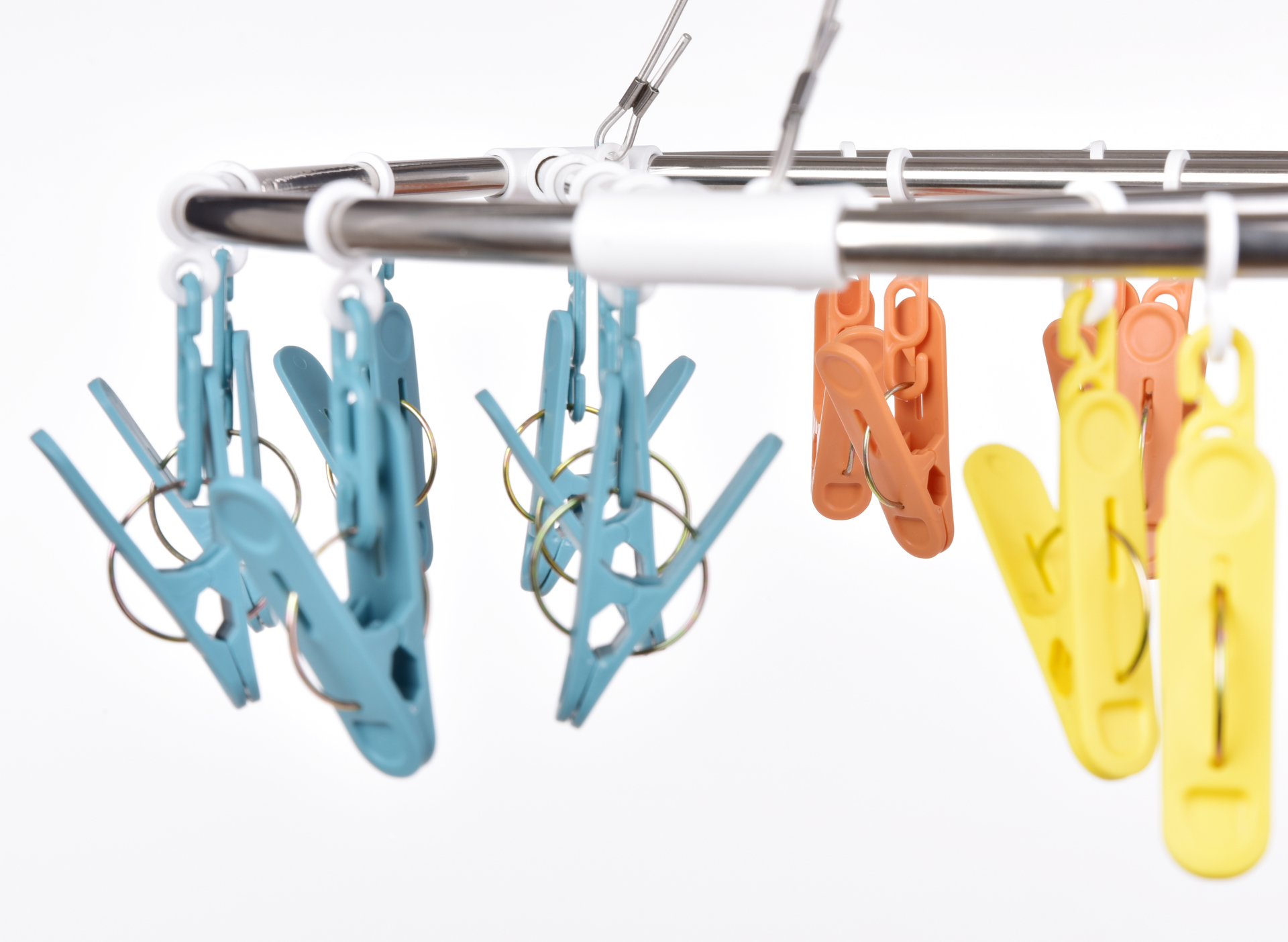 ŠTIPCOVNÍK otočný okrúhly kolotoč s 21 farebnými štipcami