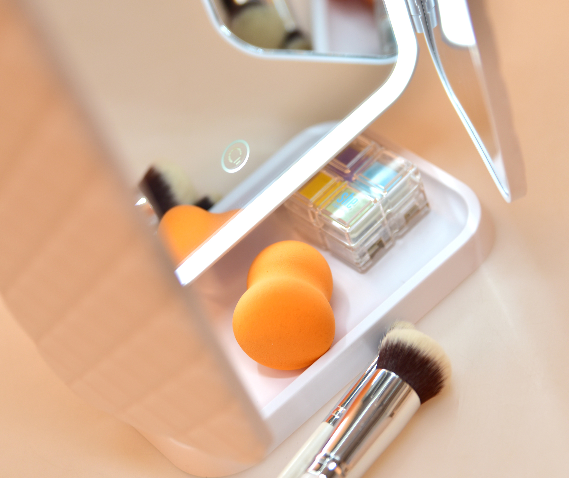 BEAUTY kúzelné skladacie zrkadlo s LED osvetlením a zväčšovacím zrkadlom