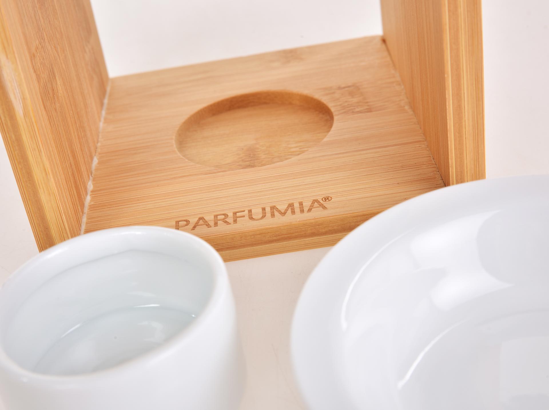 CUBORA ALBA aromalampa na bambusovom stojane