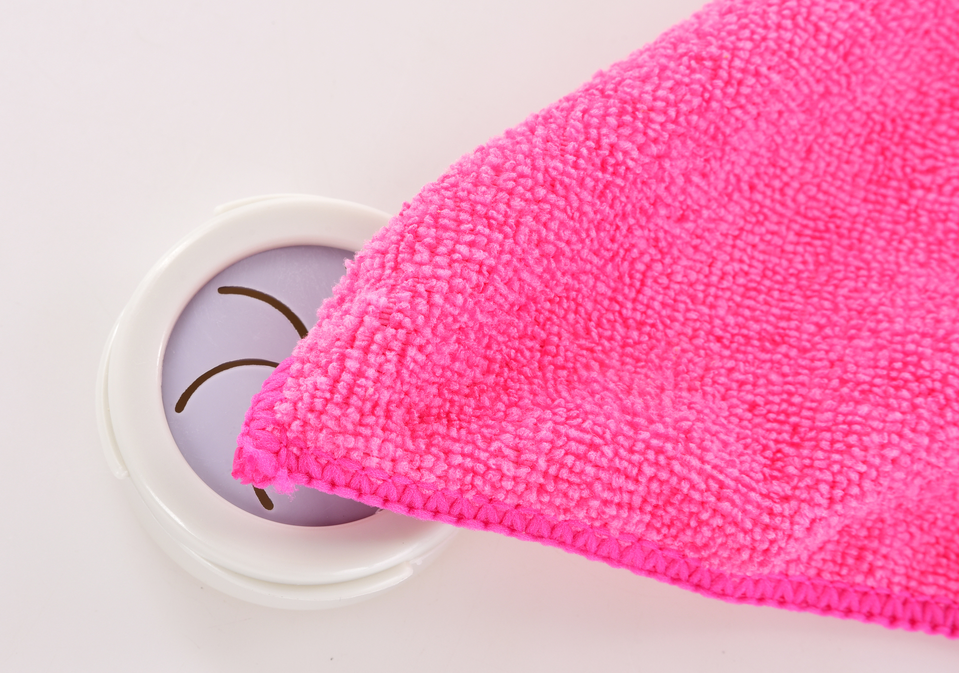 GENIUS okrúhly bezpútkový vešiak na uteráky/utierky