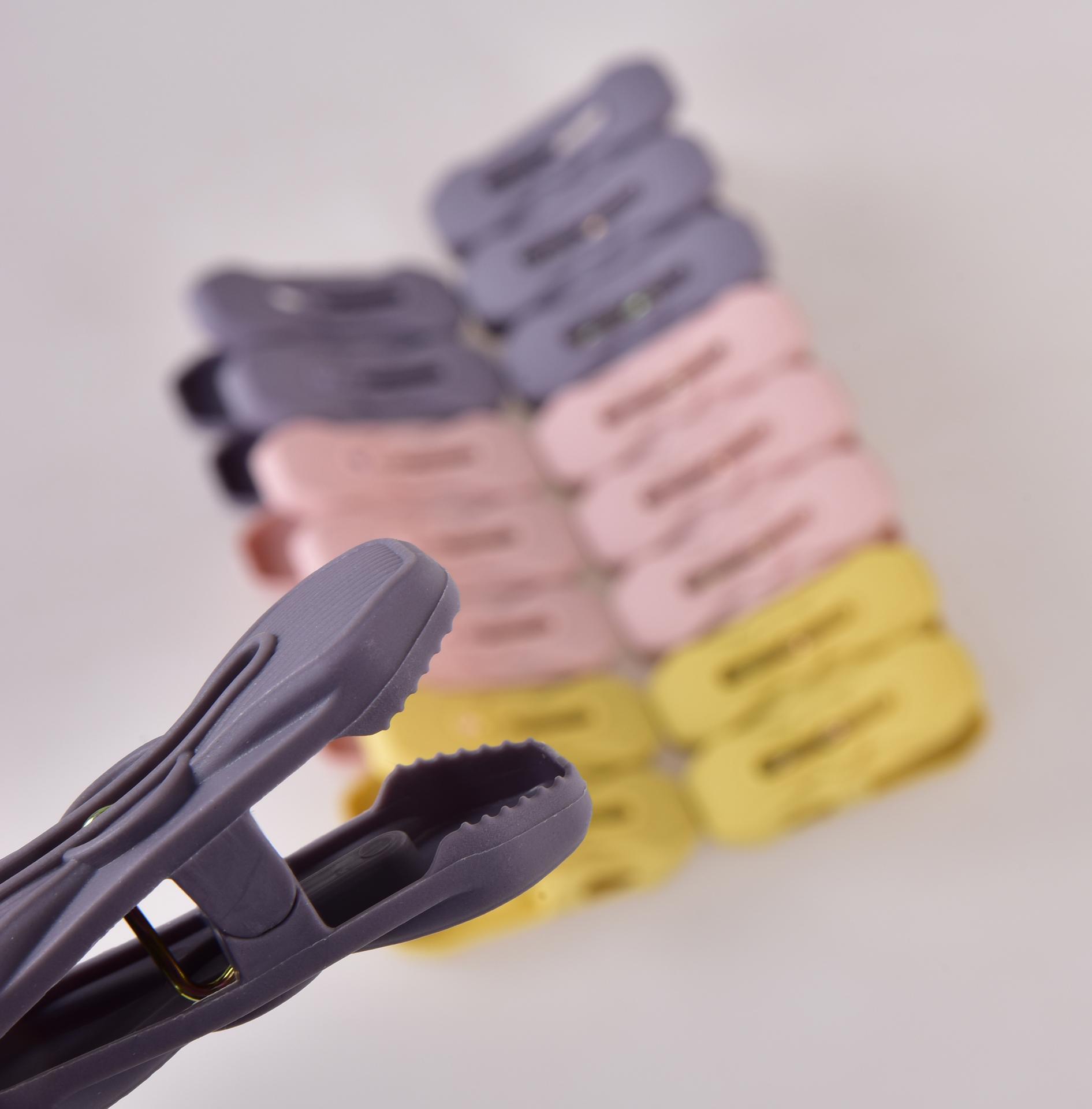 PRAKTIK sasa 16 ks pastelových štipcov na bielizeň