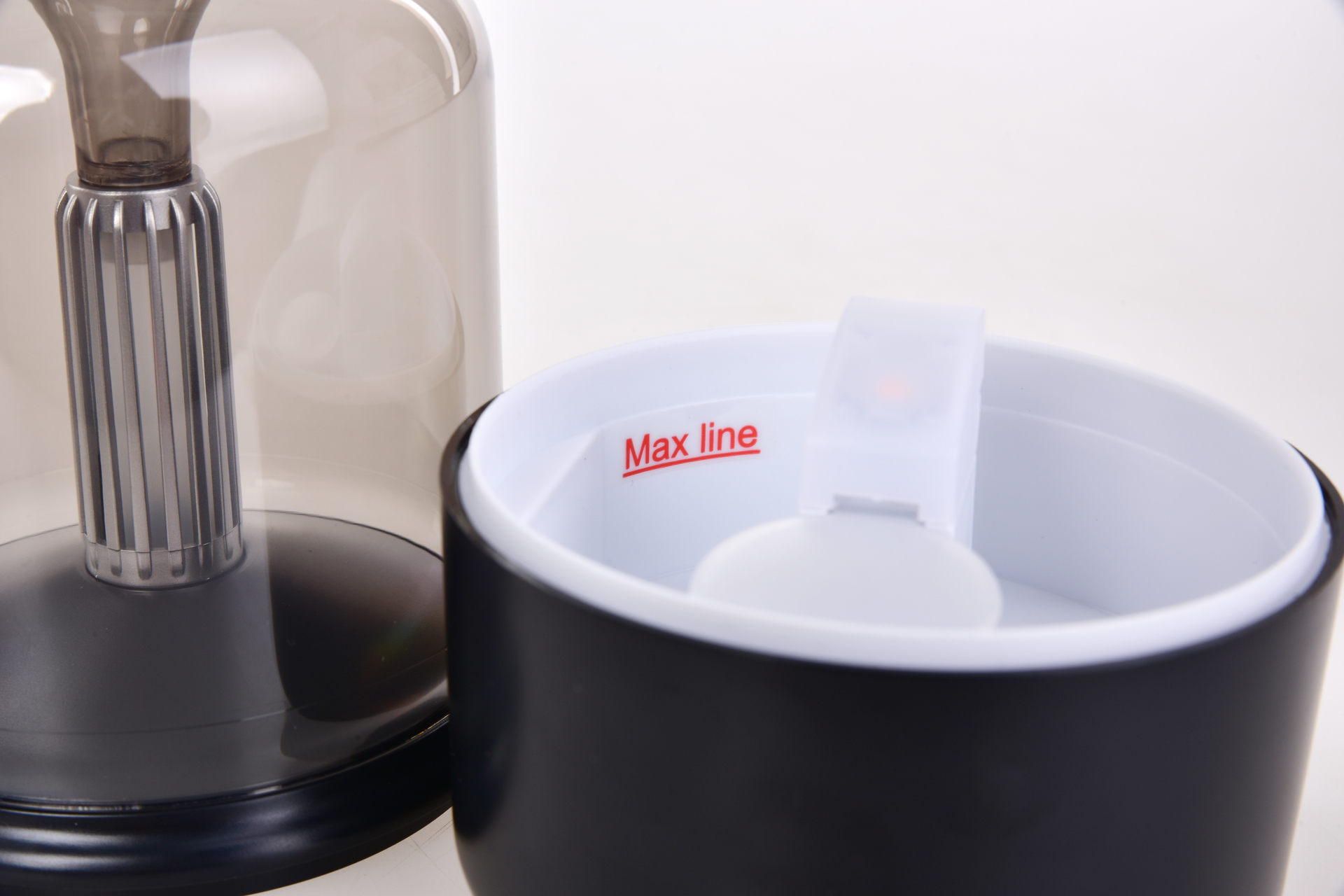 AROMIQA LUME sonický aromadifuzér s LED osvetlením